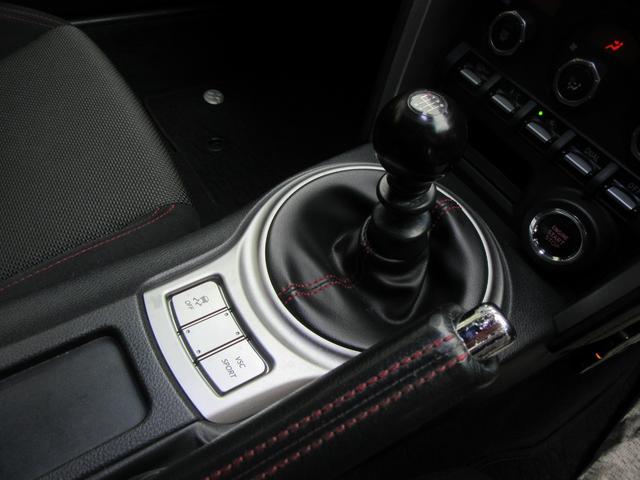 86 GT 6速MT 社外車高調 社外マフラー 社外17インチアルミホイール 社外ナビゲーション バックカメラ ETC(14枚目)