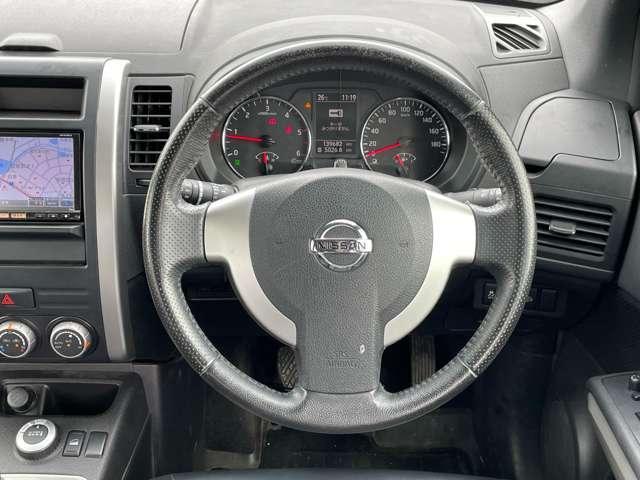 エクストレイル ２０ＧＴ　Ｓ　４ＷＤ　／６速マニュアル／ワンオーナー／禁煙車／純正ＳＤナビ／フルセグＴＶ／Ｂｌｕｅｔｏｏｔｈ／ＤＶＤ再生／バックカメラ／インテリジェントキー／ＨＩＤヘッドライト／ＥＴＣ／横滑り防止装置／（17枚目）