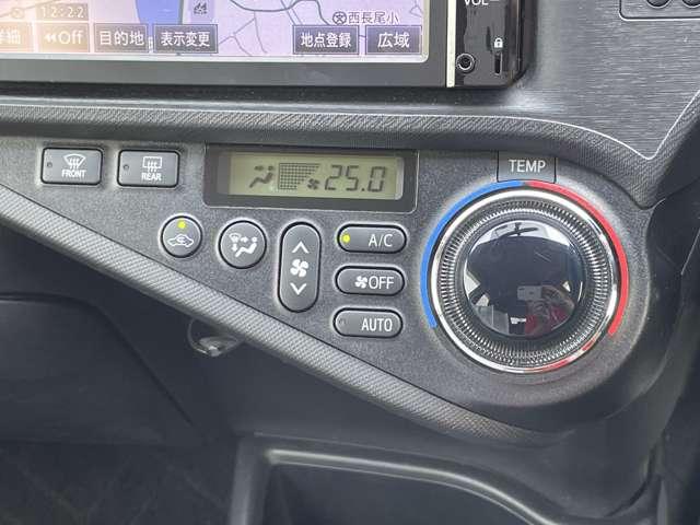 アクア Ｇ　禁煙車／純正ＳＤナビ／ＤＴＶ／ＢＴ対応／バックカメラ／スマートエントリー＆スタートシステム／ＬＥＤヘッドライト／社外１５インチアルミ／Ｒスポイラー／ウィンカーミラー／（13枚目）