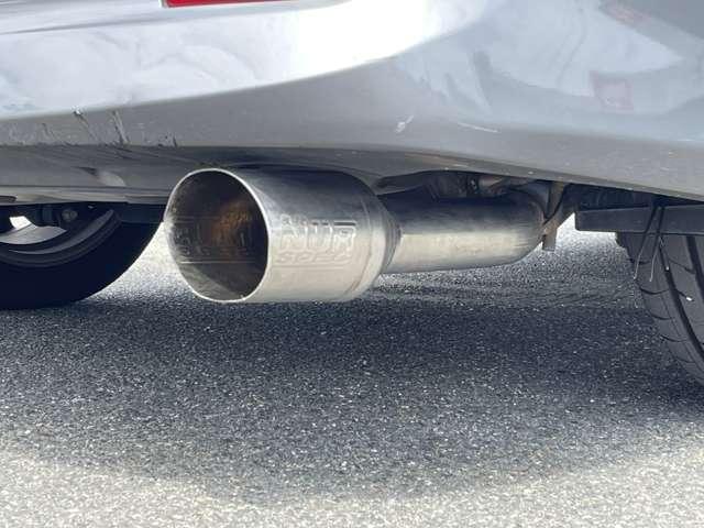 エスティマ アエラス　プレミアムエディション　禁煙車／ムーンルーフ＆ガラスルーフ／１０．２インチフリップダウンモニター／アルパイン９インチＳＤナビ／フルセグＴＶ／Ｂｌｕｅｔｏｏｔｈ対応／ＤＶＤ再生／バックカメラ／スマートキー／ＥＴＣ／（11枚目）