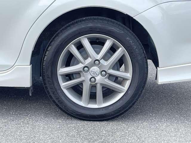 カローラフィールダー ハイブリッドＧ　エアロツアラー・ダブルバイビー　ワンオーナー／禁煙車／純正ＳＤナビ／フルセグＴＶ／Ｂｌｕｅｔｏｏｔｈ対応／ＤＶＤ再生／バックカメラ／スマートエントリー＆スタートシステム／ＨＩＤヘッドライト／純正１５インチアルミ／純正エアロパーツ／（26枚目）