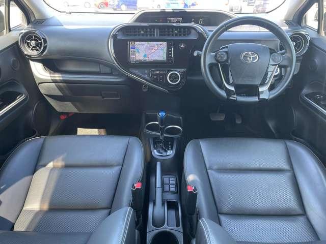 アクア Ｇソフトレザーセレクション　禁煙車／トヨタセーフティセンス／パーキングサポートブレーキ／ストラーダＳＤナビ／フルセグＴＶ／Ｂｌｕｅｔｏｏｔｈ／ＤＶＤ再生／バックカメラ／ＬＥＤヘッドライト／スマートエントリー＆スタートシステム／（5枚目）