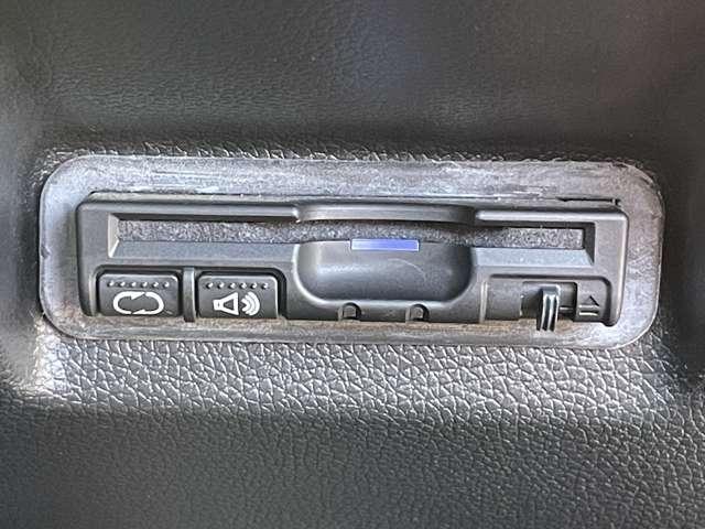 シャトル ハイブリッド　禁煙車／ギャザーズメモリーナビ／フルセグＴＶ／Ｂｌｕｅｔｏｏｔｈ対応／ＤＶＤ再生／バックカメラ／スマートキー／モデューロ１５インチアルミ／純正エアロパーツ／ＥＴＣ／ウィンカーミラー／横滑り防止装置／（8枚目）