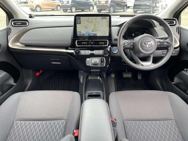 アクア Z 禁煙車!衝突被害軽減ブレーキ!アダプティブクルコン!全方位カメラ!純正ナビ!BT!フルセグTV!ETC!ステアリングスイッチ!スマートキー&プッシュスタート!AC電源!横滑り防止!クリアランスソナー!(5枚目)