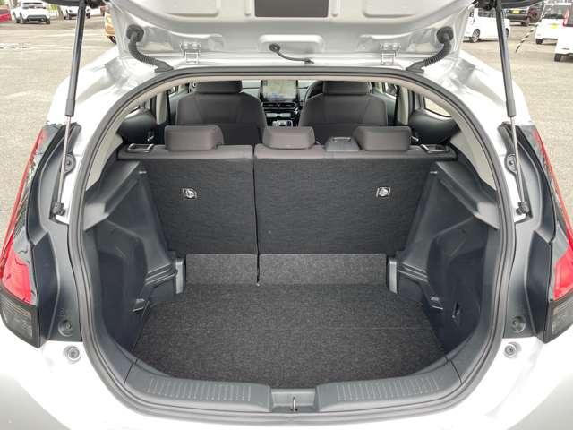 アクア Z 禁煙車!衝突被害軽減ブレーキ!アダプティブクルコン!全方位カメラ!純正ナビ!BT!フルセグTV!ETC!ステアリングスイッチ!スマートキー&プッシュスタート!AC電源!横滑り防止!クリアランスソナー!(32枚目)