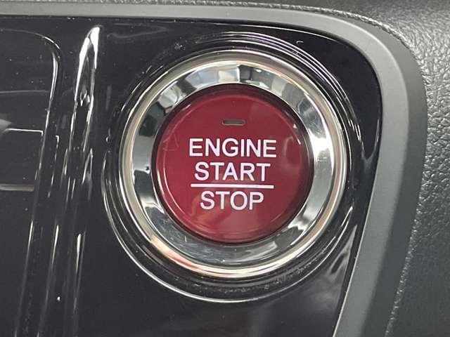 「スマートキーシステム」 カギを出さなくてもドアロック&解除、エンジンスタート&ストップが出来ます♪