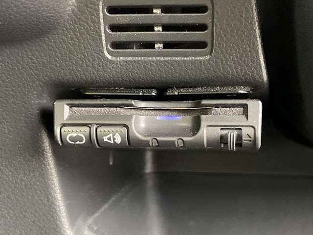 「ETC車載器」 料金所での通行券の受け取りや料金の支払いのための、一時停止や現金のやりとりが不要♪停車が不要になることによる渋滞緩和にも威力を発揮します♪セットアップもカーチスにお任せください♪