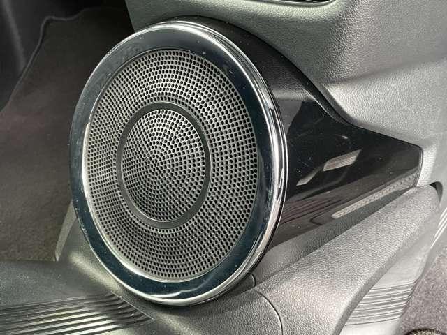 「サウンドマッピングシステム」 自動車の車内を高音質で再現するために、複数の高性能スピーカーとサブウーファーを緻密に配置したカーオーディオシステムです♪