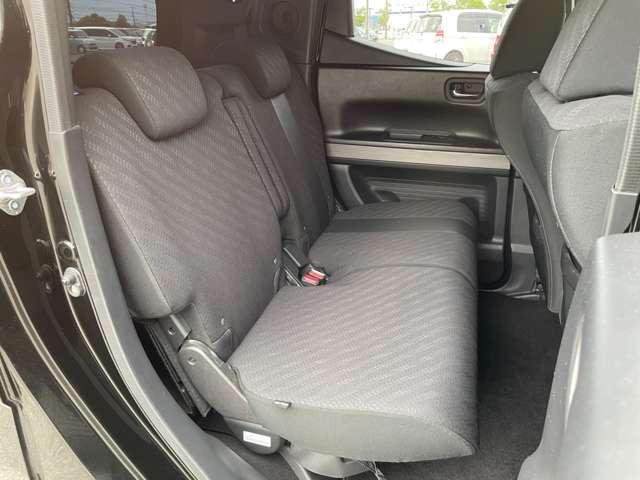 「後席シート」 使用感が少な目で、キレイな状態です♪