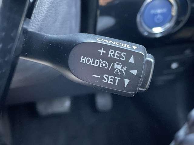 プリウス Aプレミアム ワンオーナー/禁煙車/トヨタセーフティセンス/レーダークルーズコントロール/本革シート/パーキングサポートブレーキ/純正9インチSDナビ/フルセグTV/Bluetooth対応/障害物センサー/(8枚目)