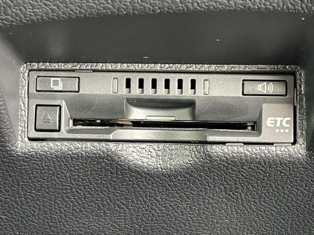 プリウス Aプレミアム ワンオーナー/禁煙車/トヨタセーフティセンス/レーダークルーズコントロール/本革シート/パーキングサポートブレーキ/純正9インチSDナビ/フルセグTV/Bluetooth対応/障害物センサー/(11枚目)
