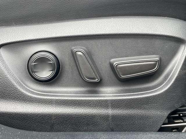 プリウス Aプレミアム ワンオーナー/禁煙車/トヨタセーフティセンス/レーダークルーズコントロール/本革シート/パーキングサポートブレーキ/純正9インチSDナビ/フルセグTV/Bluetooth対応/障害物センサー/(24枚目)