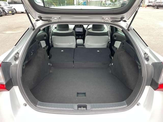 プリウス Aプレミアム ワンオーナー/禁煙車/トヨタセーフティセンス/レーダークルーズコントロール/本革シート/パーキングサポートブレーキ/純正9インチSDナビ/フルセグTV/Bluetooth対応/障害物センサー/(33枚目)