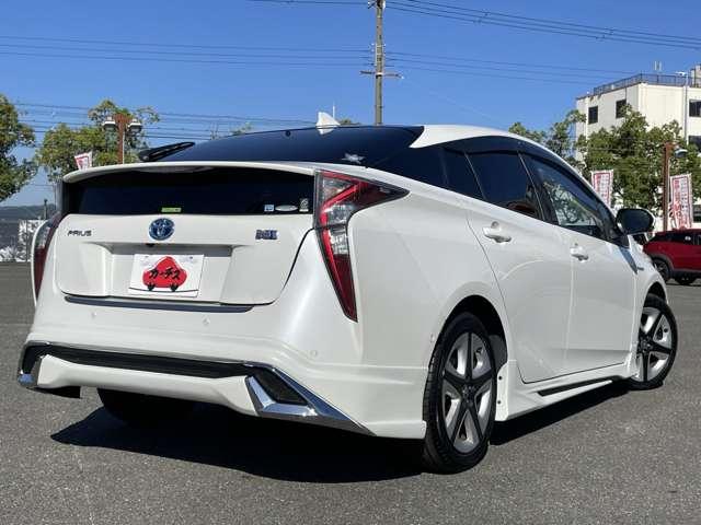 プリウス Aツーリングセレクション トヨタセーフティセンスP/レーダークルーズコントロール/インテリジェントクリアランスソナー/純正9インチSDナビ/フルセグTV/Bluetooth対応/DVD再生/バックカメラ/スマートキー/ETC/(4枚目)