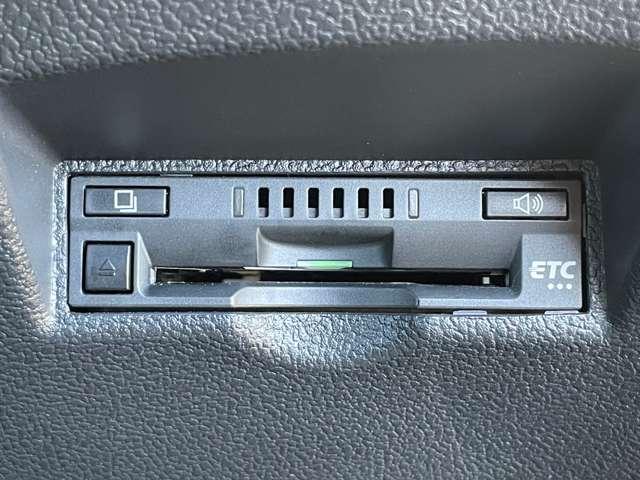 プリウス Aツーリングセレクション トヨタセーフティセンスP/レーダークルーズコントロール/インテリジェントクリアランスソナー/純正9インチSDナビ/フルセグTV/Bluetooth対応/DVD再生/バックカメラ/スマートキー/ETC/(11枚目)