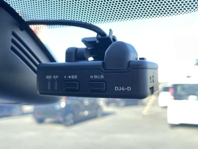 セレナ e-パワー ハイウェイスターV 禁煙車/エマージェンシーブレーキ/インテリジェントクルーズコントロール/アラウンドビューモニター/純正9インチSDナビ/フルセグTV/Bluetooth/DVD再生/ハンズフリー両側パワースライドドア(20枚目)