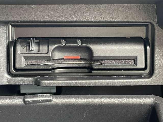 セレナ e-パワー ハイウェイスターV 禁煙車/エマージェンシーブレーキ/インテリジェントクルーズコントロール/アラウンドビューモニター/純正9インチSDナビ/フルセグTV/Bluetooth/DVD再生/ハンズフリー両側パワースライドドア(15枚目)