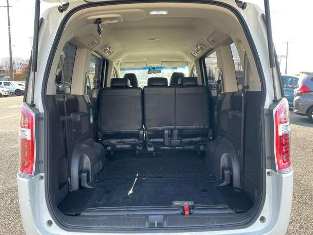 ステップワゴン Ｇ　コンフォートセレクション　禁煙車／ギャザーズ９インチメモリーナビ／フルセグＴＶ（走行中ＴＶ視聴可）／ＤＶＤ再生／バックカメラ／スマートキー／両側パワースライドドア／ＨＩＤヘッドライト／クルーズコントロール／ＥＴＣ／（27枚目）