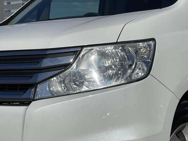 ステップワゴン Ｇ　コンフォートセレクション　禁煙車／ギャザーズ９インチメモリーナビ／フルセグＴＶ（走行中ＴＶ視聴可）／ＤＶＤ再生／バックカメラ／スマートキー／両側パワースライドドア／ＨＩＤヘッドライト／クルーズコントロール／ＥＴＣ／（28枚目）