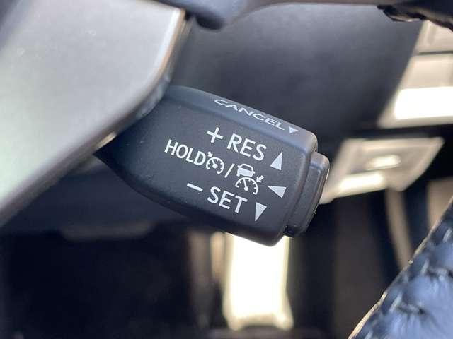 ＲＣ ＲＣ３００ｈ　レクサスセーフティシステム＋／メーカー純正ナビ・フルセグＴＶ／プレミアムサウンドシステム／人工皮革レザーシート／バックカメラ／ＥＴＣ２．０／シート・ステアリングヒーター／純正１８ＡＷ／スマートキー（7枚目）