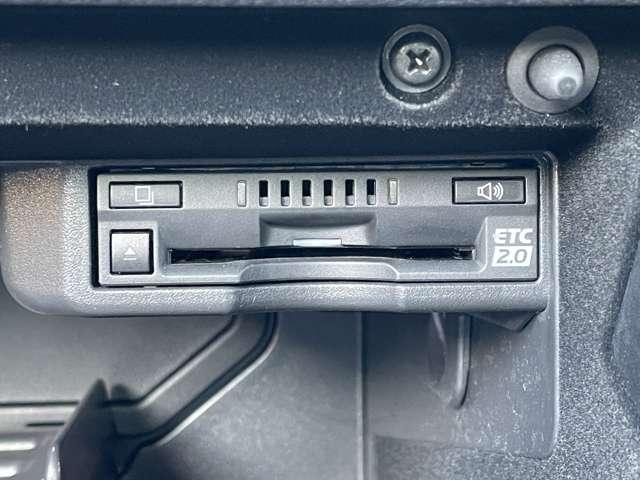 ＲＣ ＲＣ３００ｈ　レクサスセーフティシステム＋／メーカー純正ナビ・フルセグＴＶ／プレミアムサウンドシステム／人工皮革レザーシート／バックカメラ／ＥＴＣ２．０／シート・ステアリングヒーター／純正１８ＡＷ／スマートキー（11枚目）