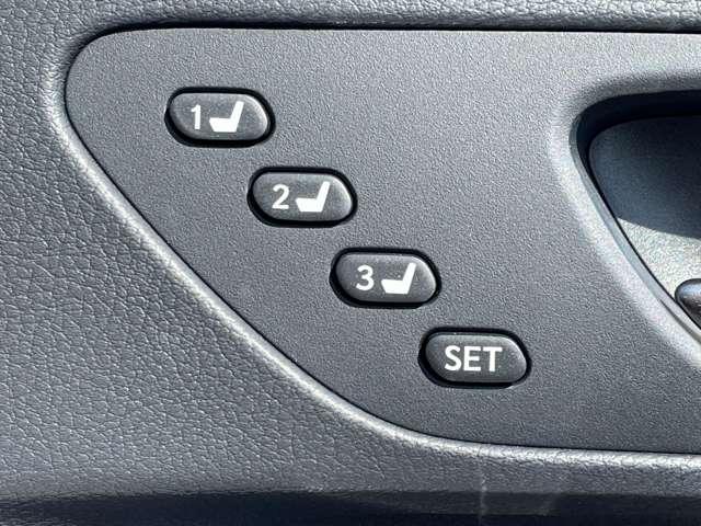 ＲＣ ＲＣ３００ｈ　レクサスセーフティシステム＋／メーカー純正ナビ・フルセグＴＶ／プレミアムサウンドシステム／人工皮革レザーシート／バックカメラ／ＥＴＣ２．０／シート・ステアリングヒーター／純正１８ＡＷ／スマートキー（22枚目）