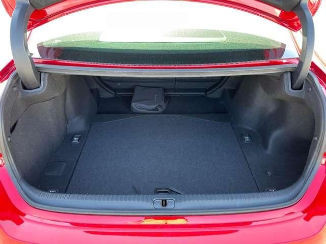 ＲＣ ＲＣ３００ｈ　レクサスセーフティシステム＋／メーカー純正ナビ・フルセグＴＶ／プレミアムサウンドシステム／人工皮革レザーシート／バックカメラ／ＥＴＣ２．０／シート・ステアリングヒーター／純正１８ＡＷ／スマートキー（31枚目）