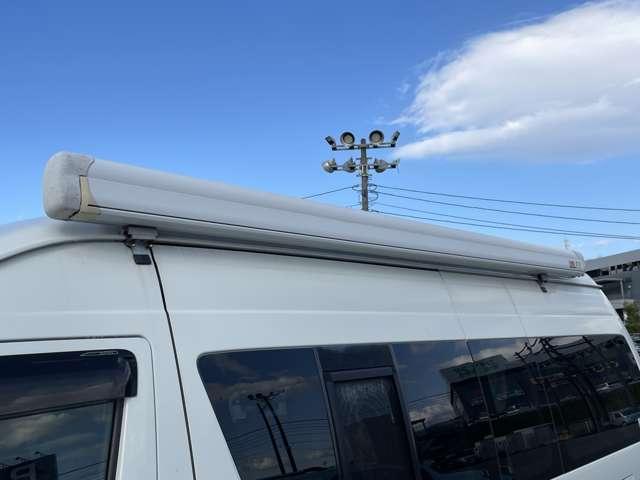 ハイエースバン ＳロングＤＸ　フル装備（社外ＣＤ，／ＭＤ）／８人乗り／社外パナソニックストラーダナビ／バックカメラ／ＥＴＣ／社外１５インチＡＷ／キーレス／フォグランプ／レクビィプラスシリーズキャンピングカー（10枚目）