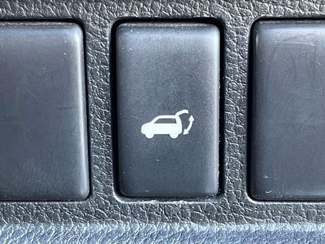 エルグランド ３５０ハイウェイスターアーバンクロム　アラウンドビューモニター　フリップダウンモニター　両側パワースライドドア　パワーバックドア　インテリジェントキー（7枚目）