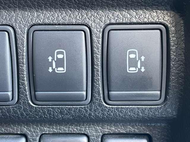 エルグランド ３５０ハイウェイスターアーバンクロム　アラウンドビューモニター　フリップダウンモニター　両側パワースライドドア　パワーバックドア　インテリジェントキー（8枚目）