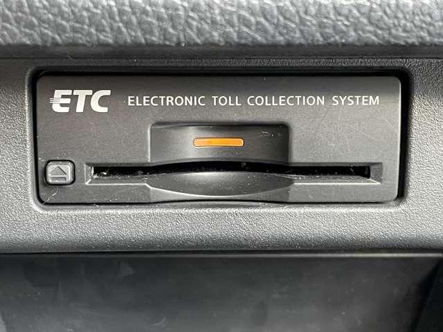 エルグランド ３５０ハイウェイスターアーバンクロム　アラウンドビューモニター　フリップダウンモニター　両側パワースライドドア　パワーバックドア　インテリジェントキー（12枚目）