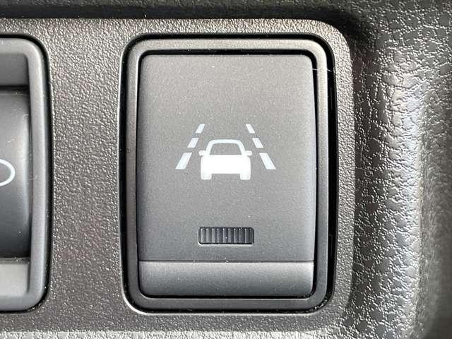 ノート 1.2X 5名 禁煙車/エマージェンシーブレーキ/アラウンドビューモニター/純正メモリーナビ/フルセグTV/BTオーディオ/インテリジェントキー/インテリジェントルームミラー/LDW/ETC/社外革調シートカバー(16枚目)