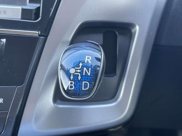 プリウスアルファ Sツーリングセレクション 純正8インチSDナビ・フルセグTV・BTオーディオ・DVD再生・バックカメラ・スマートエントリー&スタートシステム・LEDヘッドライト&LEDフォグ・クルーズコントロール・純正17(15枚目)