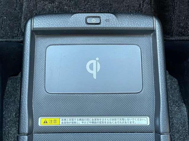 ヴォクシー ハイブリッドＶ　純正９インチＳＤナビ／フルセグＴＶ／ＢＴオーディオ／バック＆フロントカメラ／スマートエントリー＆スタートシステム／両側パワースライドドア／クルーズコントロール／ＬＥＤヘッドライト／前席ヒーター（13枚目）