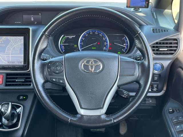 ヴォクシー ハイブリッドＶ　純正９インチＳＤナビ／フルセグＴＶ／ＢＴオーディオ／バック＆フロントカメラ／スマートエントリー＆スタートシステム／両側パワースライドドア／クルーズコントロール／ＬＥＤヘッドライト／前席ヒーター（24枚目）