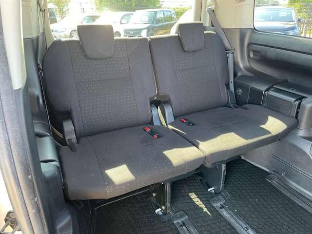 ヴォクシー ハイブリッドＶ　純正９インチＳＤナビ／フルセグＴＶ／ＢＴオーディオ／バック＆フロントカメラ／スマートエントリー＆スタートシステム／両側パワースライドドア／クルーズコントロール／ＬＥＤヘッドライト／前席ヒーター（29枚目）