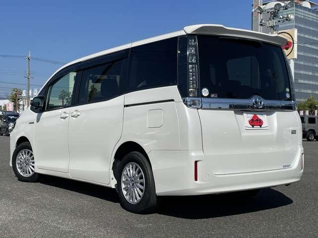 ヴォクシー ハイブリッドＶ　純正９インチＳＤナビ／フルセグＴＶ／ＢＴオーディオ／バック＆フロントカメラ／スマートエントリー＆スタートシステム／両側パワースライドドア／クルーズコントロール／ＬＥＤヘッドライト／前席ヒーター（35枚目）