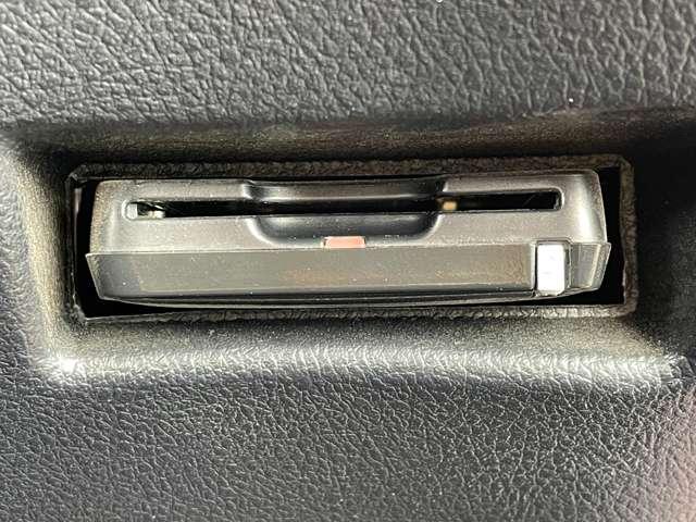 シエンタ ハイブリッドG クエロ ワンオーナー/モデリスタエアロ/トヨタセーフティセンス/パーキングサポートブレーキ/8インチダイヤトーンサウンドナビ&連動ETC/両側パワースライドドア/LEDヘッドライト&フォグ/クリアランスソナー(14枚目)