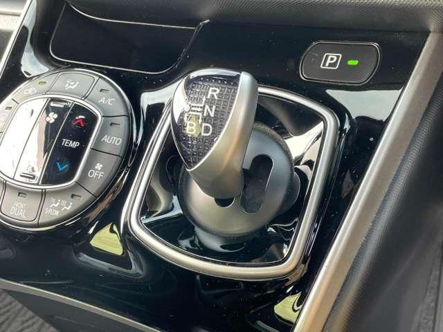 ヴォクシー ハイブリッドZS 煌III トヨタセーフティセンス・パーキングサポートブレーキ・アルパイン9インチメモリーナビ・フルセグTV・BTオーディオ・DVD再生・フロント/サイド/バックカメラ・スマートエントリー&ス(25枚目)