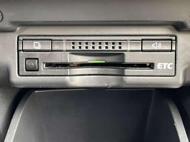 ヴェルファイアハイブリッド ＺＲ　アルパイン９型ナビ／１０．１型フリップダウンモニター／両側パワースライドドア／パワーバックドア／ＥＴＣ／純正１６ＡＷ／スマートキー／ティスチャーシ／ウィンカーミラー（15枚目）