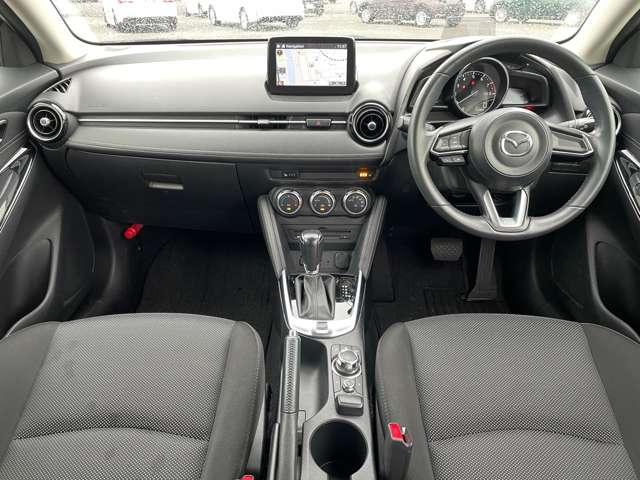 デミオ 13Sツーリング 禁煙車/スマートシティブレーキサポート/BSM/マツダコネクトSDコネナビ/LEDヘッドライト&フォグ/前席ヒーター/BTオーディオ/DVD再生可能/バックカメラ/アドバンスドキー/純正15アルミ(5枚目)