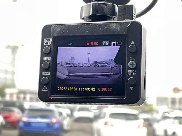 デミオ 13Sツーリング 禁煙車/スマートシティブレーキサポート/BSM/マツダコネクトSDコネナビ/LEDヘッドライト&フォグ/前席ヒーター/BTオーディオ/DVD再生可能/バックカメラ/アドバンスドキー/純正15アルミ(16枚目)