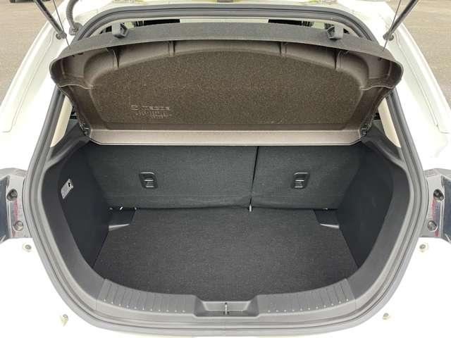 デミオ 13Sツーリング 禁煙車/スマートシティブレーキサポート/BSM/マツダコネクトSDコネナビ/LEDヘッドライト&フォグ/前席ヒーター/BTオーディオ/DVD再生可能/バックカメラ/アドバンスドキー/純正15アルミ(27枚目)