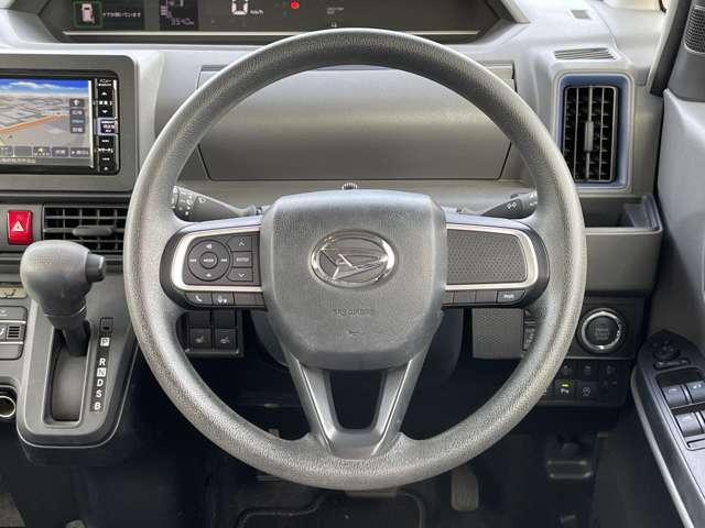 「ステアリング」　握りやすい３本スポークタイプ♪スレやキズなくキレイな状態です♪