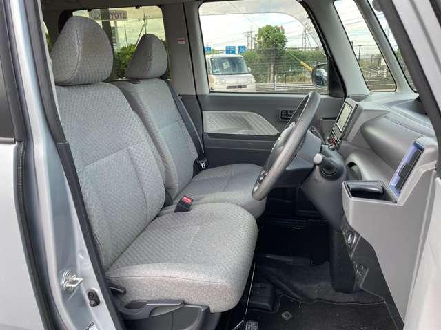 「運転席」　シートなどの状態も良く、目立つような傷や汚れはありません♪