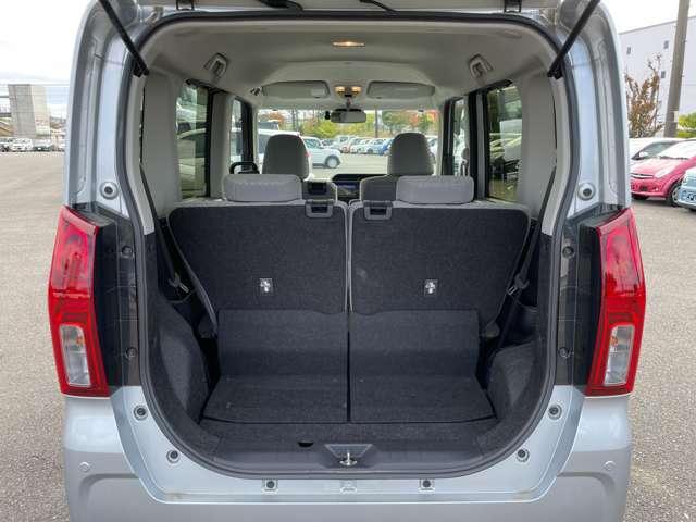 「トランクスペース」　開口部が大きいので大きな荷物が容易に積み込めます♪