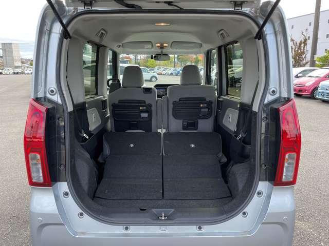 「可倒式リアシート」　後席シートは可倒式♪さらに広いスペースが生まれます♪