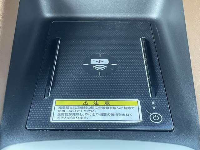 フィット e:HEVリュクス 禁煙車/ホンダセンシング/Bluetooth対応ギャザーズ9インチメモリーナビ/フルセグTV/バック&フロントカメラ/コーナーセンサー/シートヒーター/ハンドルヒーター/ワイヤレス充電(17枚目)