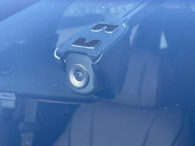 フィット e:HEVリュクス 禁煙車/ホンダセンシング/Bluetooth対応ギャザーズ9インチメモリーナビ/フルセグTV/バック&フロントカメラ/コーナーセンサー/シートヒーター/ハンドルヒーター/ワイヤレス充電(20枚目)