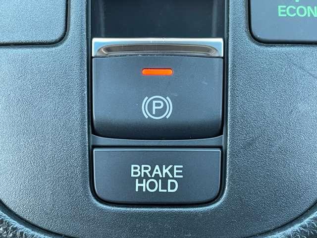 フィット e:HEVリュクス 禁煙車/ホンダセンシング/Bluetooth対応ギャザーズ9インチメモリーナビ/フルセグTV/バック&フロントカメラ/コーナーセンサー/シートヒーター/ハンドルヒーター/ワイヤレス充電(26枚目)